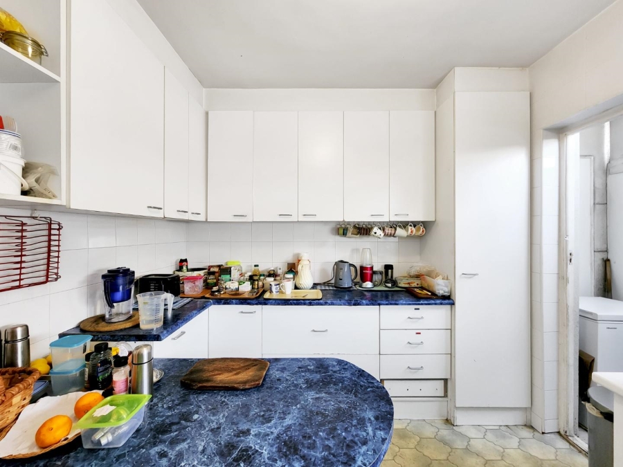 2 Bedroom Property for Sale in Sea Point Western Cape